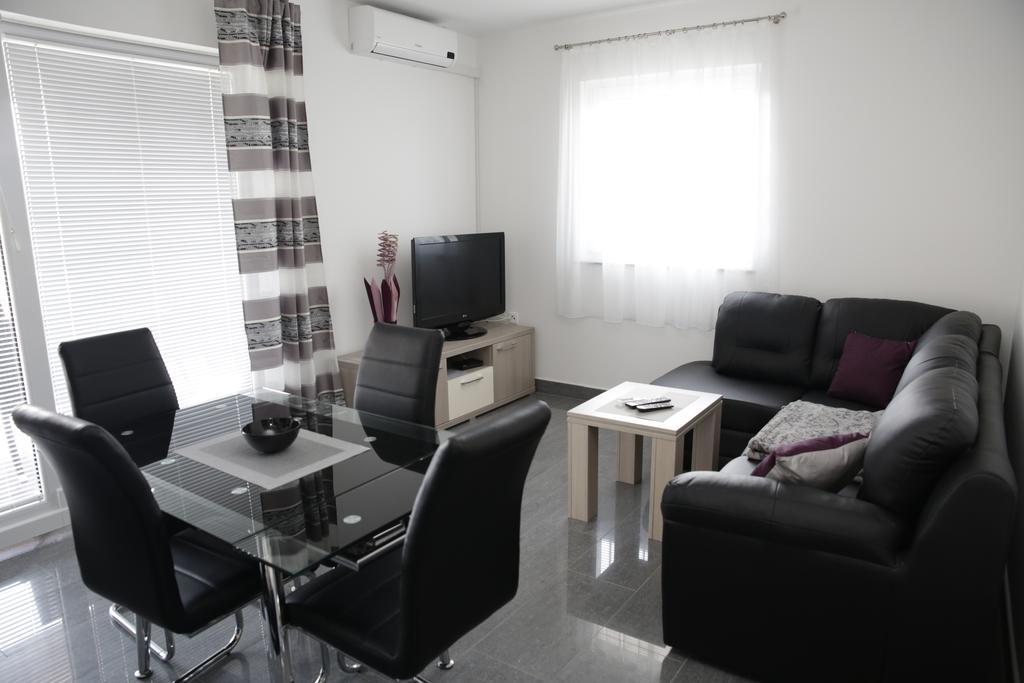 Apartments Resman Vodice Rom bilde