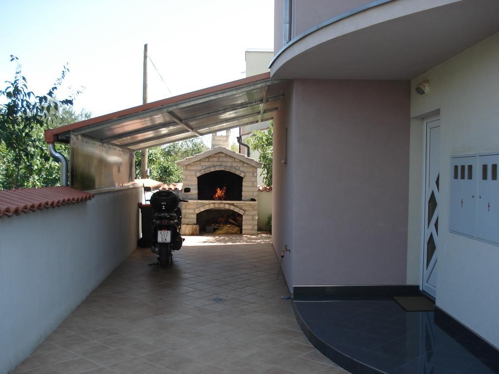 Apartments Resman Vodice Rom bilde