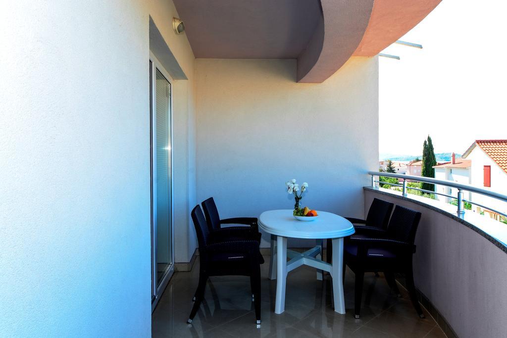 Apartments Resman Vodice Eksteriør bilde