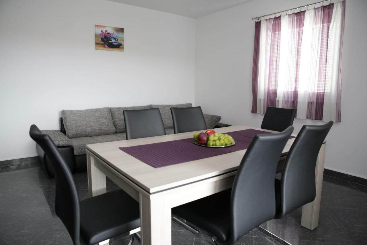 Apartments Resman Vodice Rom bilde